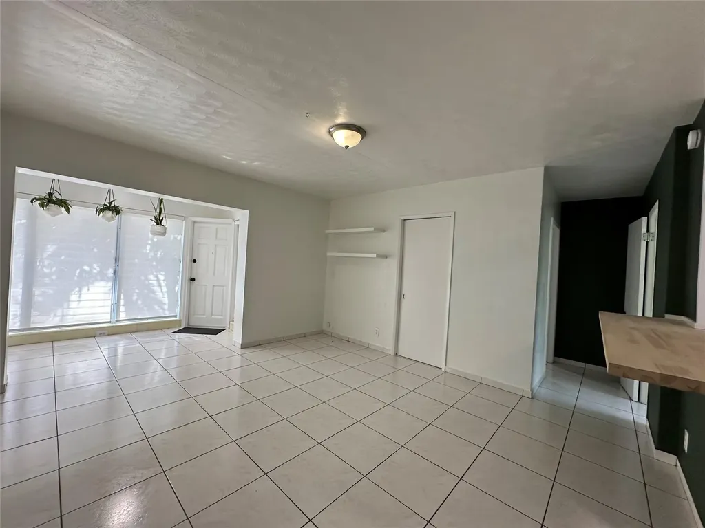 1101 NE 17 Way Fort Lauderdale FL 33304