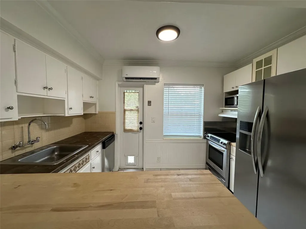 1101 NE 17 Way Fort Lauderdale FL 33304