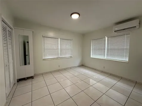 1101 NE 17 Way Fort Lauderdale FL 33304