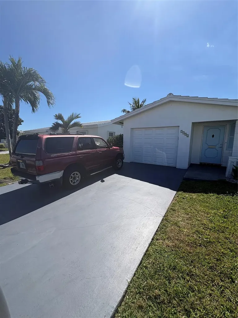2392 SW 13th Terrace Boynton Beach FL 33426