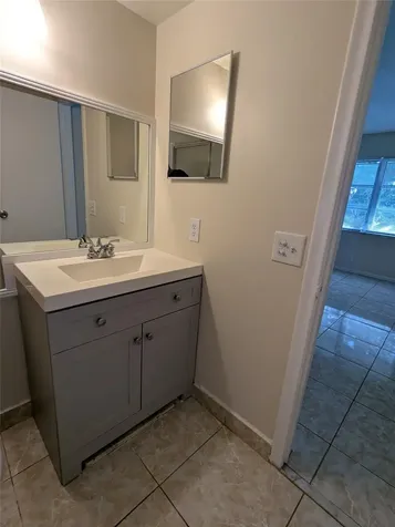 9800 Hollybrook Lake Drive Pembroke Pines FL 33025