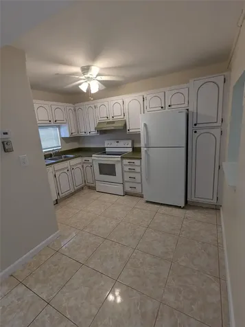9800 Hollybrook Lake Drive Pembroke Pines FL 33025