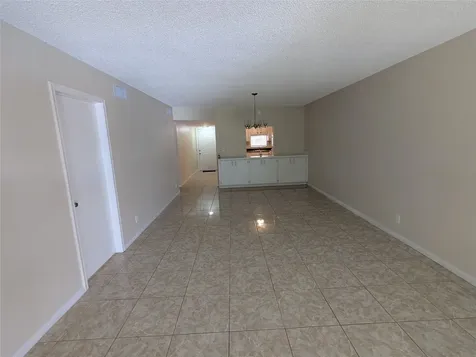 9800 Hollybrook Lake Drive Pembroke Pines FL 33025