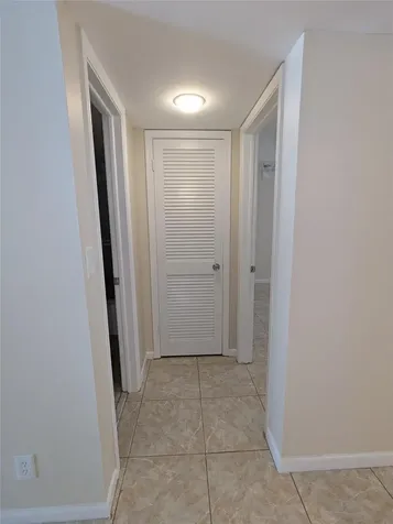 9800 Hollybrook Lake Drive Pembroke Pines FL 33025