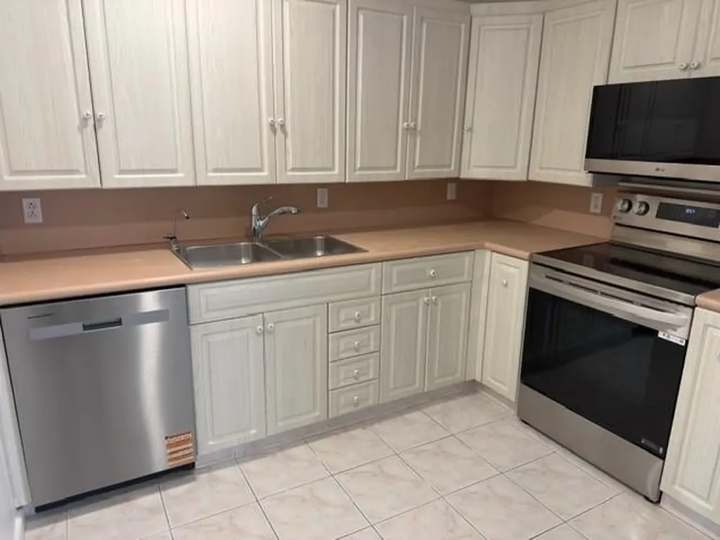 2053 Rexford C Boca Raton FL 33434