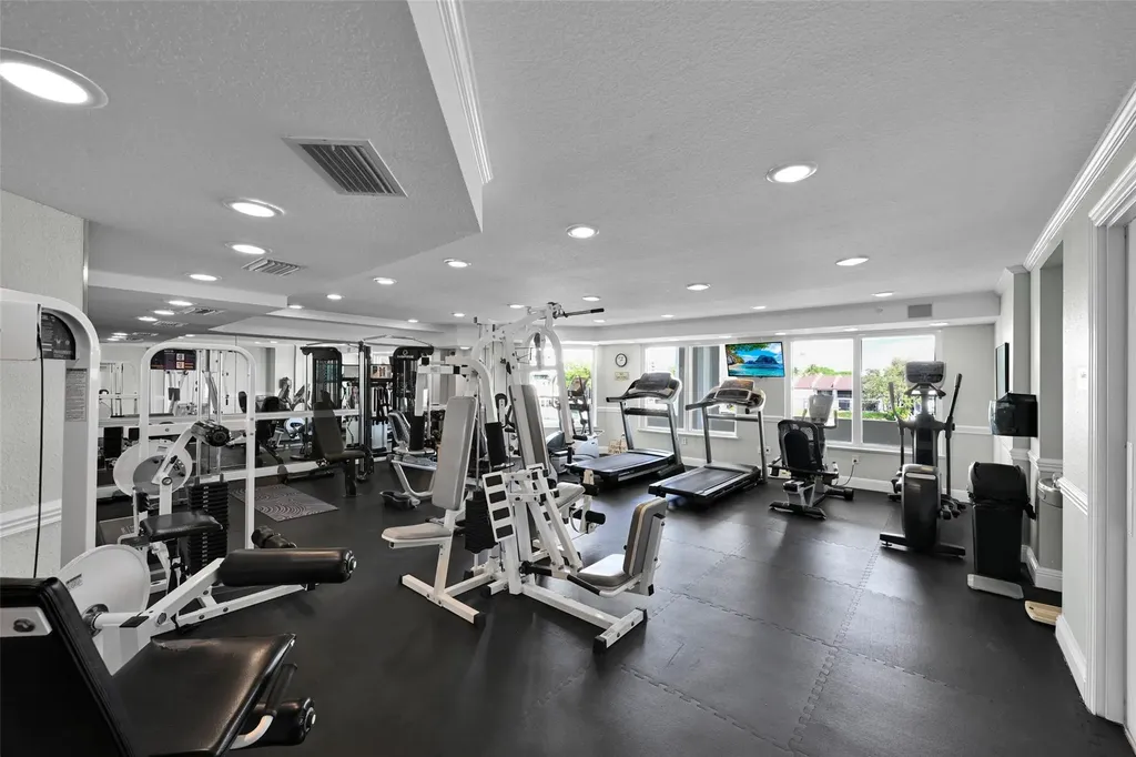 2880 NE 14th Street Causeway Pompano Beach FL 33062