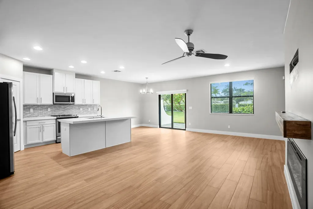4507 E Aqua Bella Lane Fort Lauderdale FL 33312