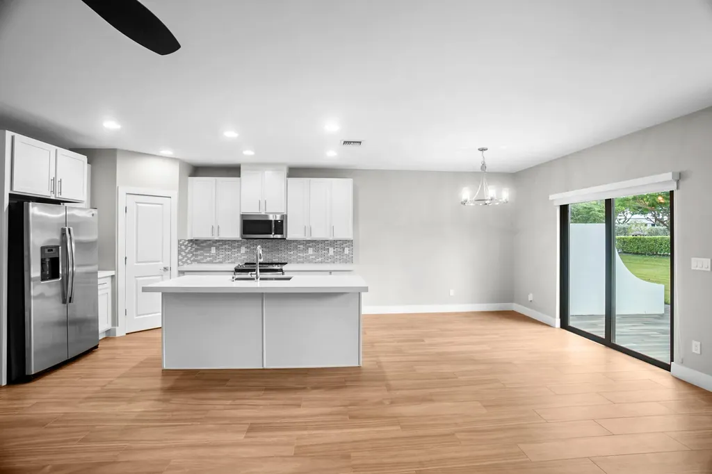 4507 E Aqua Bella Lane Fort Lauderdale FL 33312