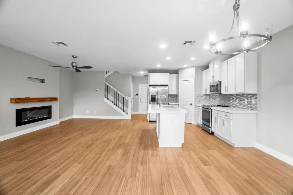 4507 E Aqua Bella Lane Fort Lauderdale FL 33312