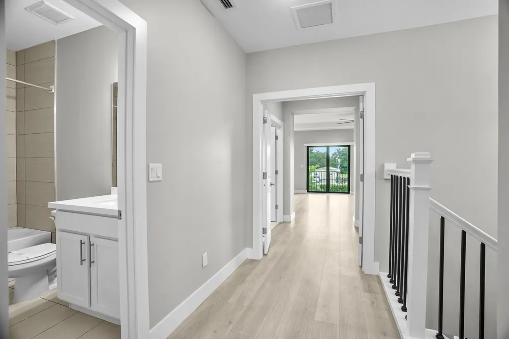 4507 E Aqua Bella Lane Fort Lauderdale FL 33312