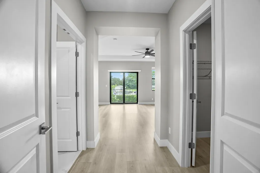 4507 E Aqua Bella Lane Fort Lauderdale FL 33312