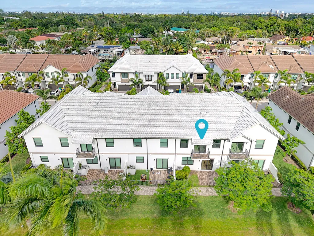 4507 E Aqua Bella Lane Fort Lauderdale FL 33312