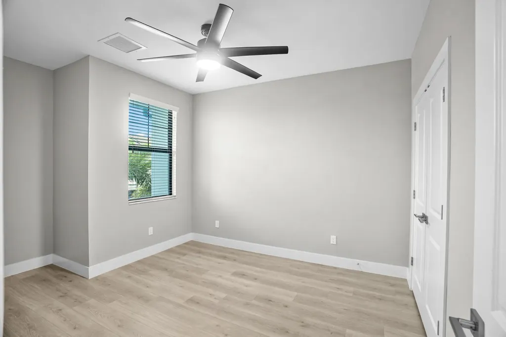 4507 E Aqua Bella Lane Fort Lauderdale FL 33312