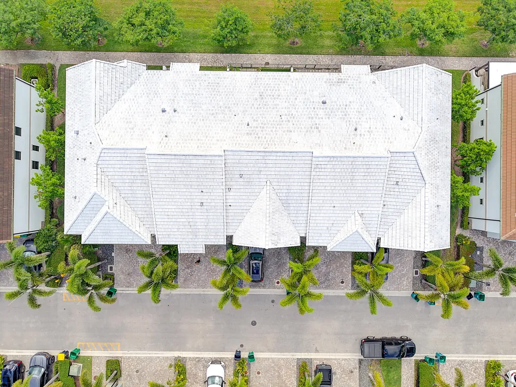 4507 E Aqua Bella Lane Fort Lauderdale FL 33312