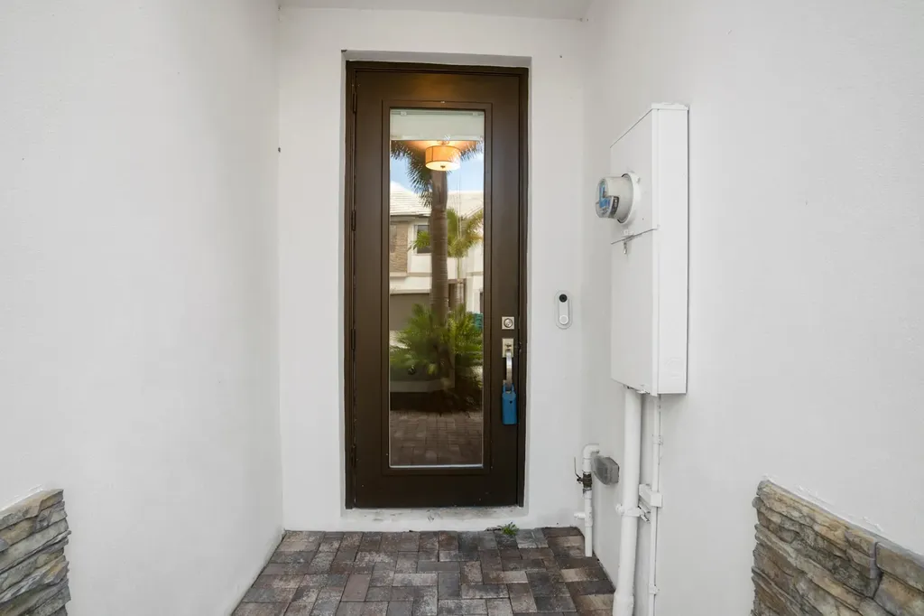 4507 E Aqua Bella Lane Fort Lauderdale FL 33312