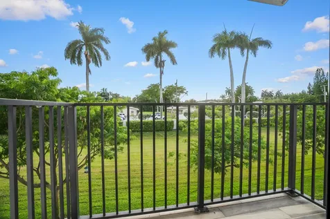 4507 E Aqua Bella Lane Fort Lauderdale FL 33312