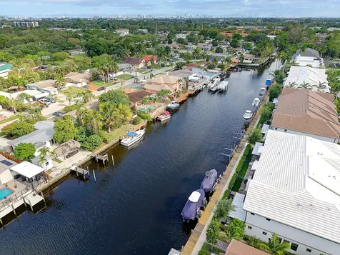 4507 E Aqua Bella Lane Fort Lauderdale FL 33312