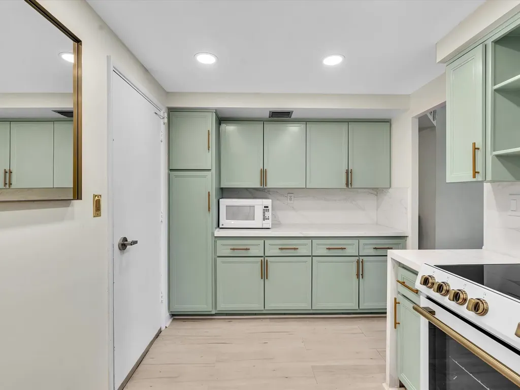 3300 NE 36th Street Fort Lauderdale FL 33308