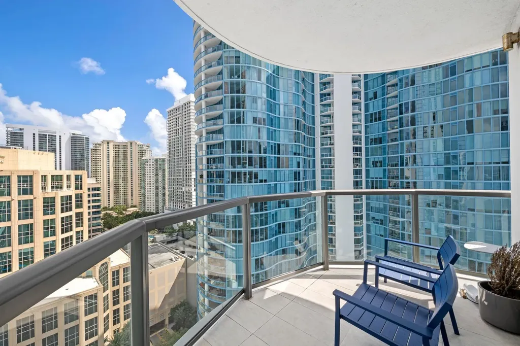 100 E Las Olas Boulevard Fort Lauderdale FL 33301
