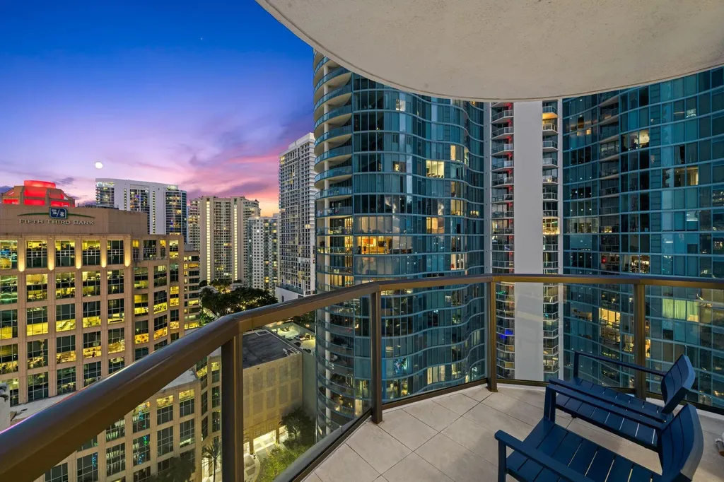 100 E Las Olas Boulevard Fort Lauderdale FL 33301