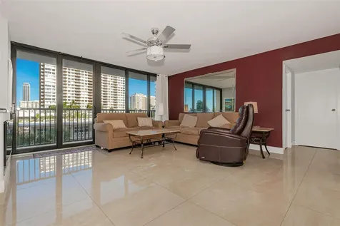 2017 S Ocean Drive Hallandale Beach FL 33009
