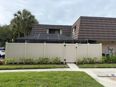 7622 N 76th Way West Palm Beach FL 33407