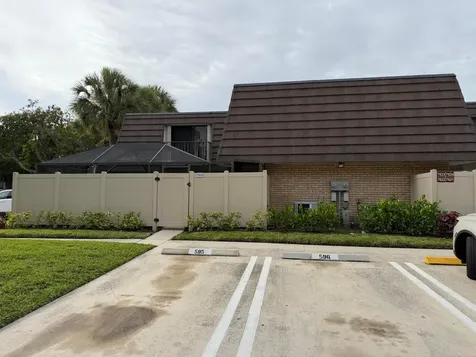 7622 N 76th Way West Palm Beach FL 33407