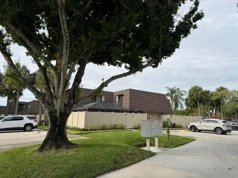 7622 N 76th Way West Palm Beach FL 33407