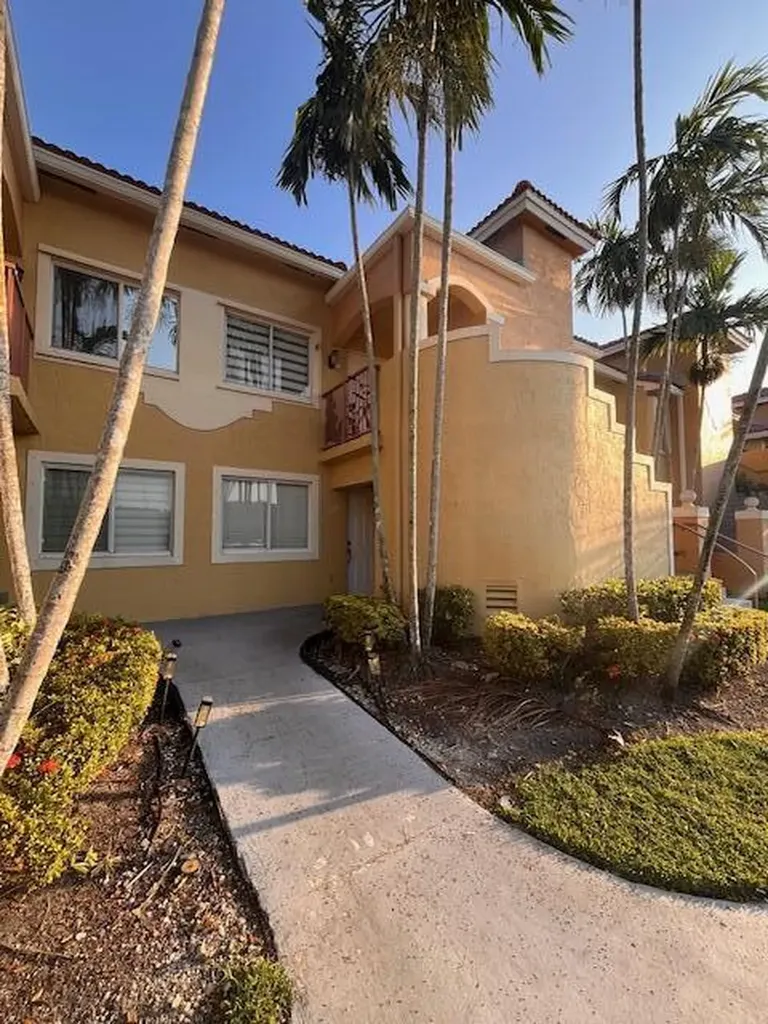 7910 NW 7th Street Pembroke Pines FL 33024