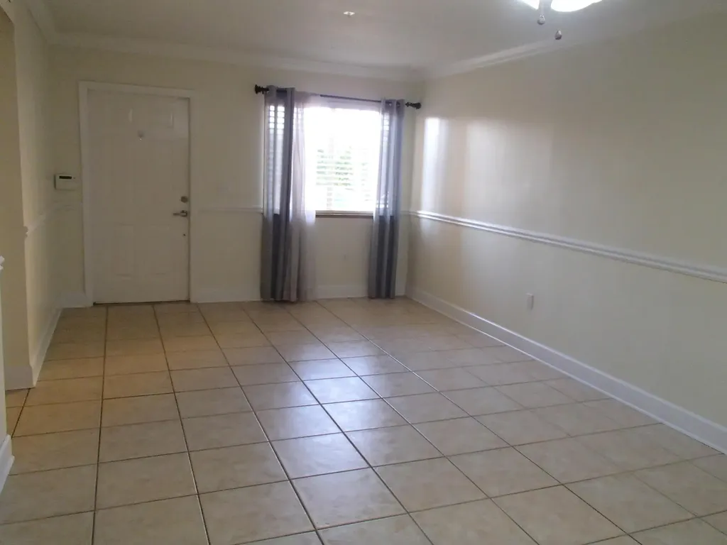 7910 NW 7th Street Pembroke Pines FL 33024