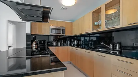 6899 Collins Avenue Miami Beach FL 33141