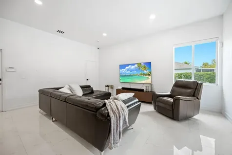 5320 SW 199th Avenue Pembroke Pines FL 33332