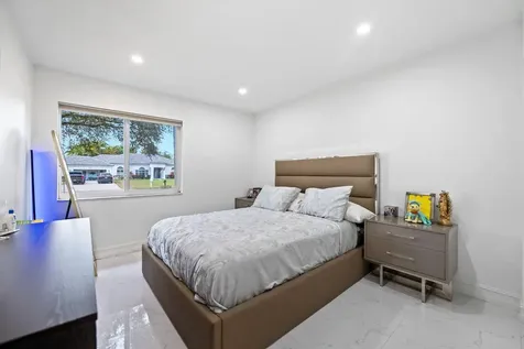 5320 SW 199th Avenue Pembroke Pines FL 33332