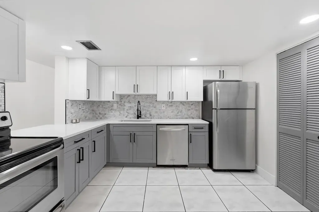 6678 Racquet Club Drive Fort Lauderdale FL 33319