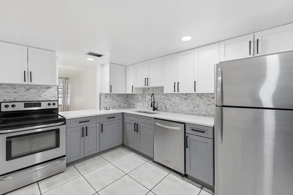 6678 Racquet Club Drive Fort Lauderdale FL 33319