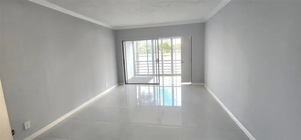 2801 N Palm Aire Drive Pompano Beach FL 33069