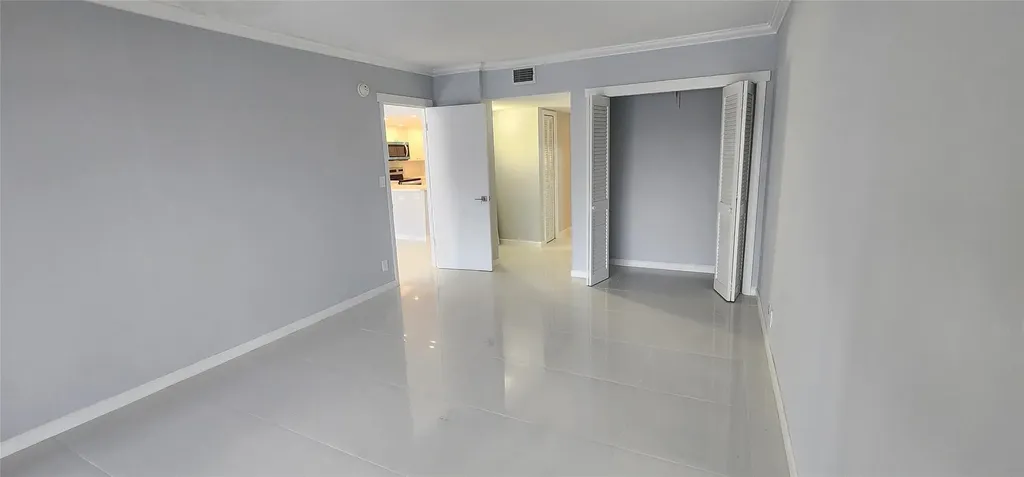2801 N Palm Aire Drive Pompano Beach FL 33069