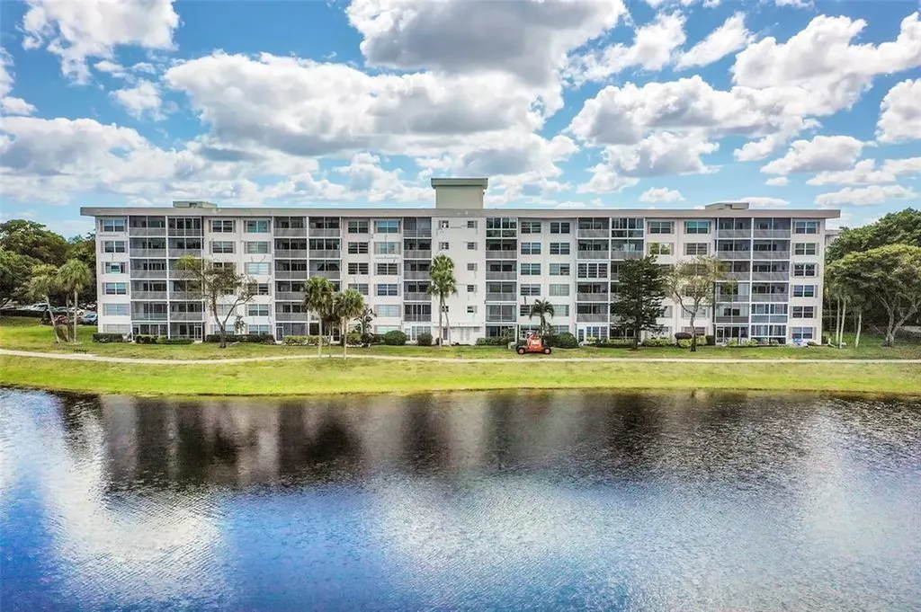 2801 N Palm Aire Drive Pompano Beach FL 33069