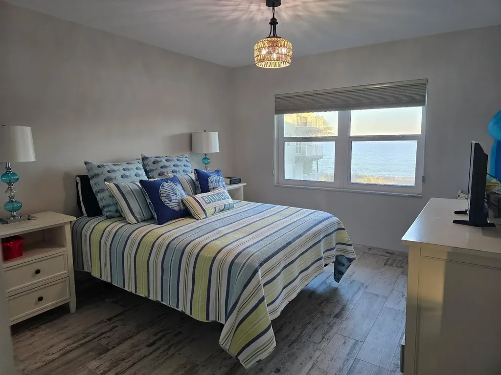 1035 Hillsboro Mile Hillsboro Beach FL 33062