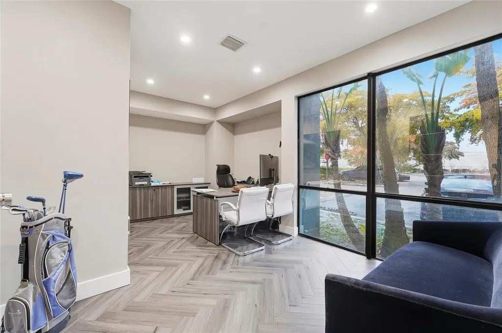 520 NW 165th Street Road Miami FL 33169