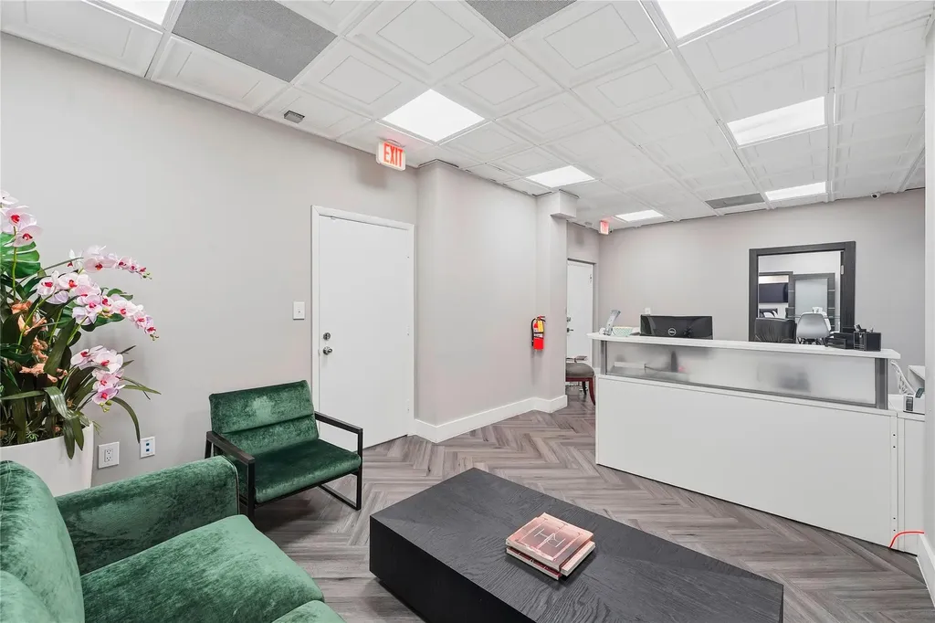 520 NW 165th Street Road Miami FL 33169