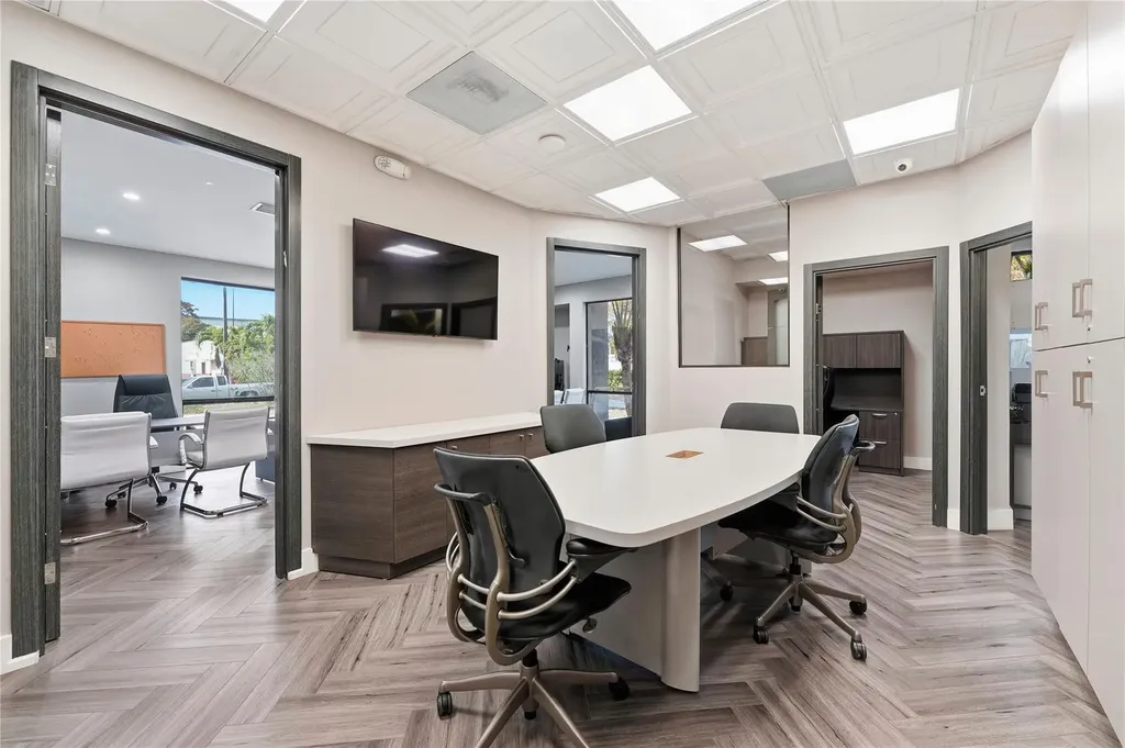 520 NW 165th Street Road Miami FL 33169