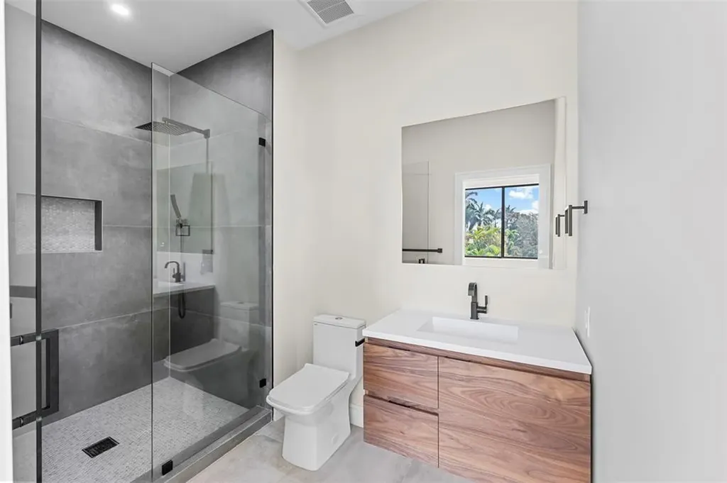 1212 Avocado Isle Fort Lauderdale FL 33315