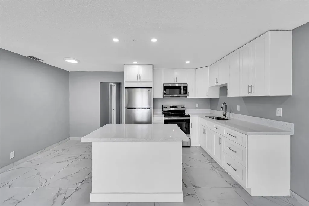 4681 SW 43rd Terrace Fort Lauderdale FL 33314