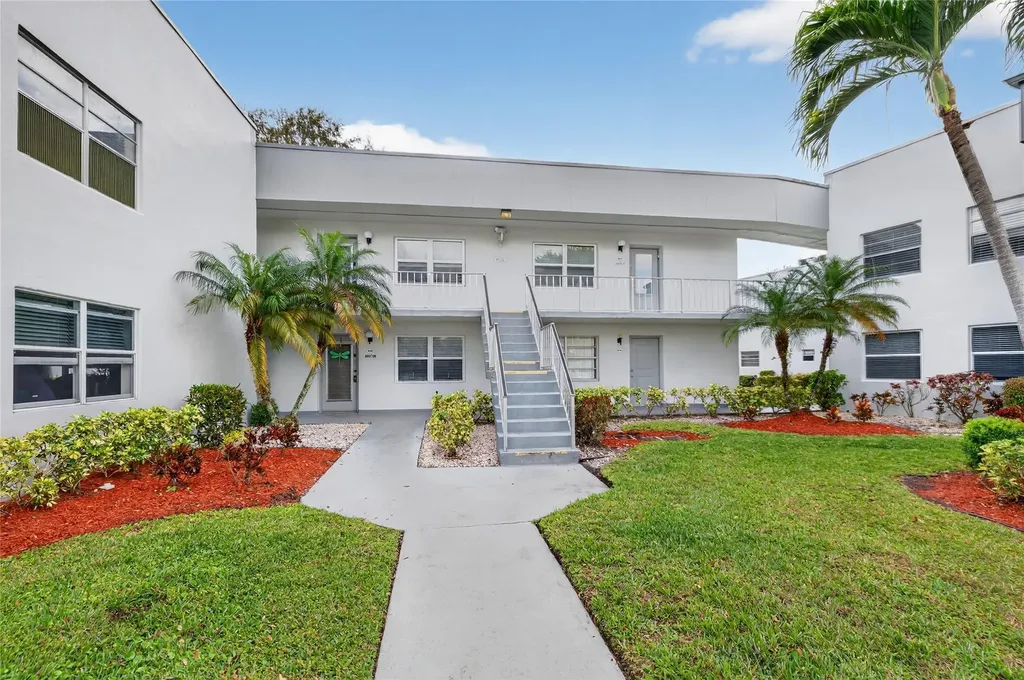 608 Normandy Delray Beach FL 33484