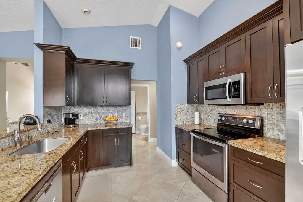 6828 Ashton Street Boynton Beach FL 33437