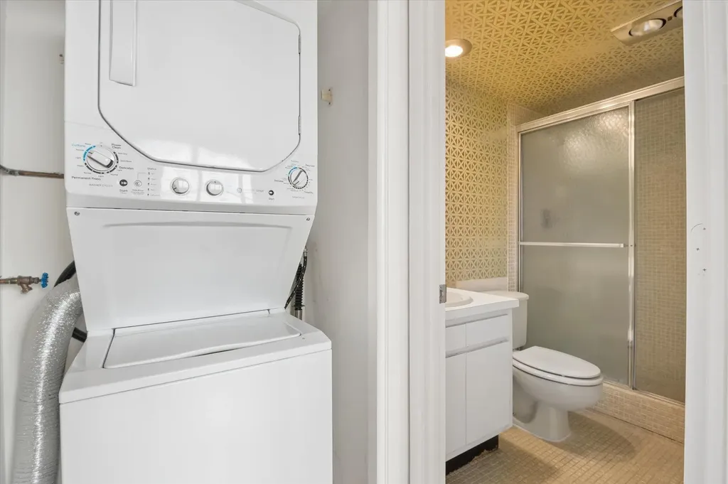 575 Oaks Lane Pompano Beach FL 33069