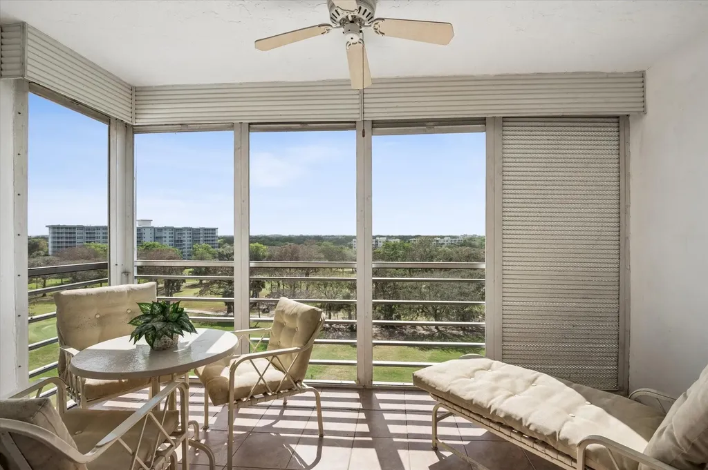 575 Oaks Lane Pompano Beach FL 33069