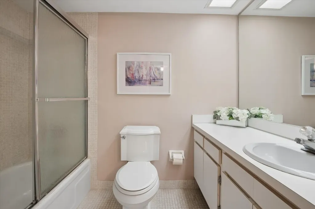 575 Oaks Lane Pompano Beach FL 33069