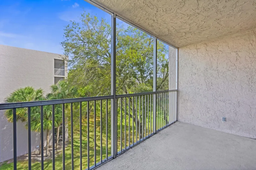 8735 Ramblewood Drive Coral Springs FL 33071